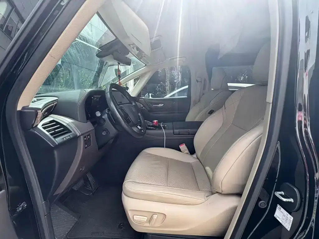 Toyota Alphard — фото 4