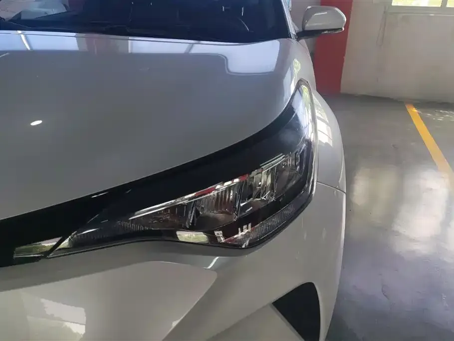Toyota C-HR — фото 2