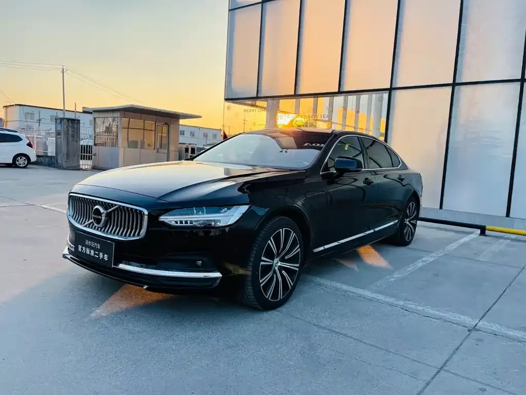 Volvo S90 — фото 1