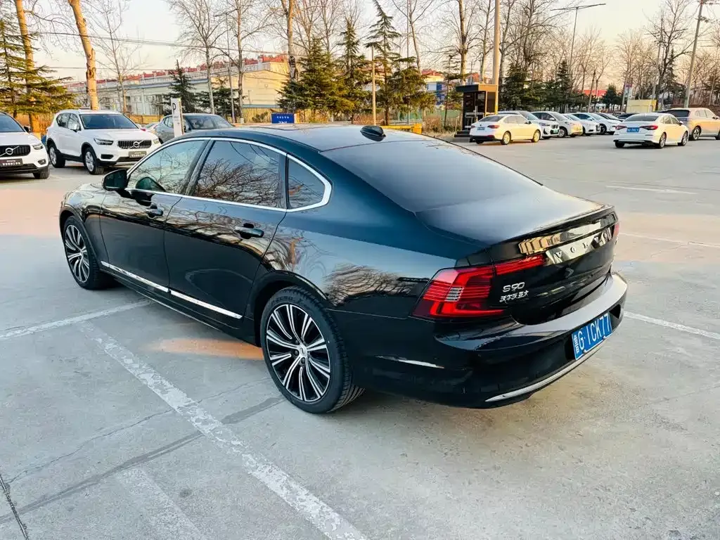 Volvo S90 — фото 9