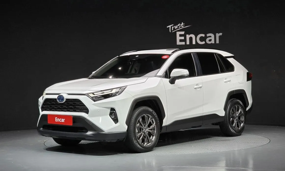 Toyota RAV4 — фото 1