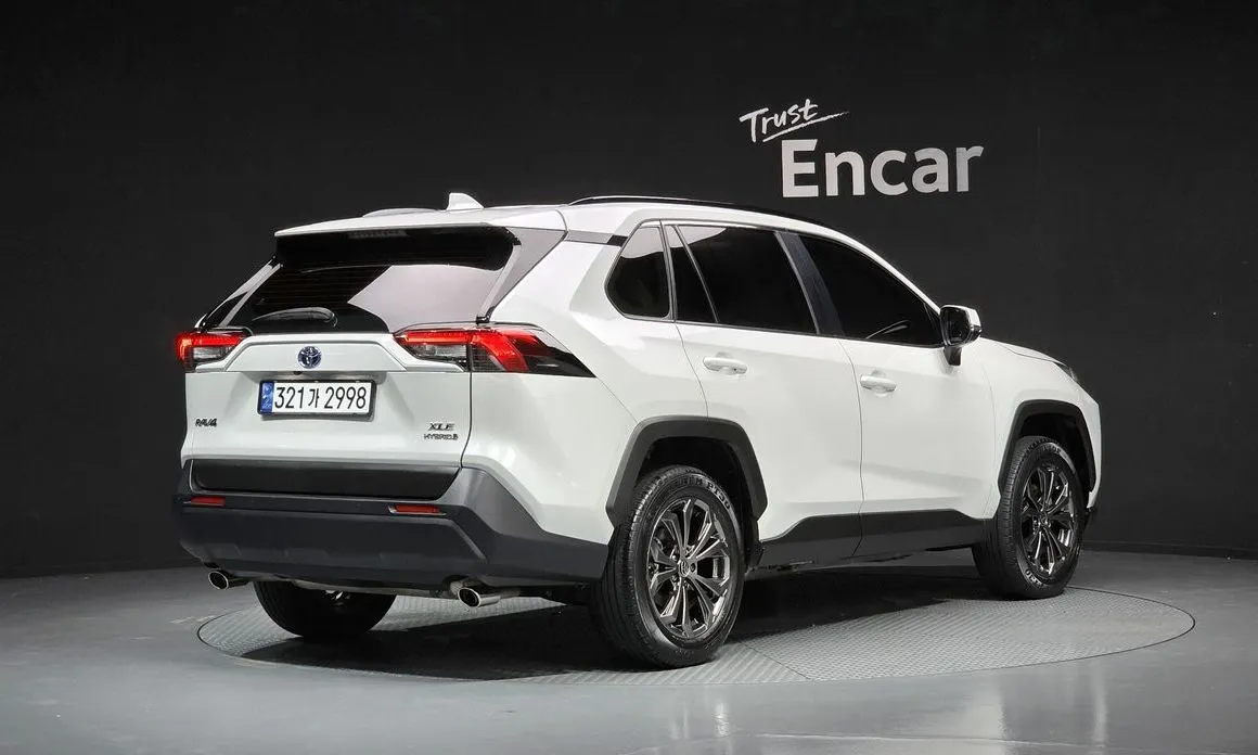 Toyota RAV4 — фото 4