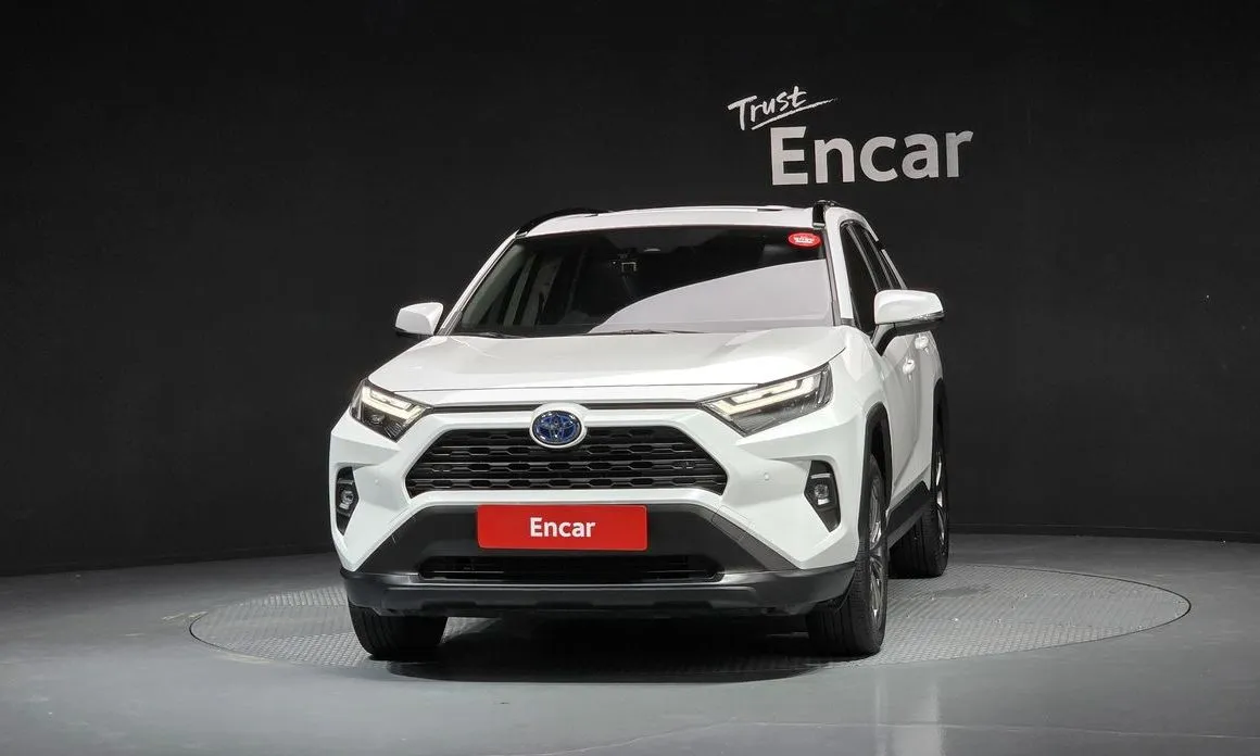 Toyota RAV4 — фото 8