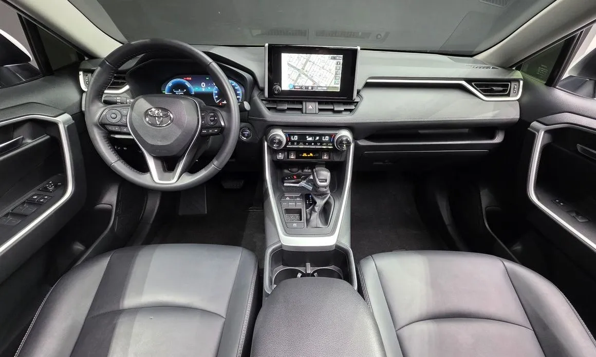 Toyota RAV4 — фото 7