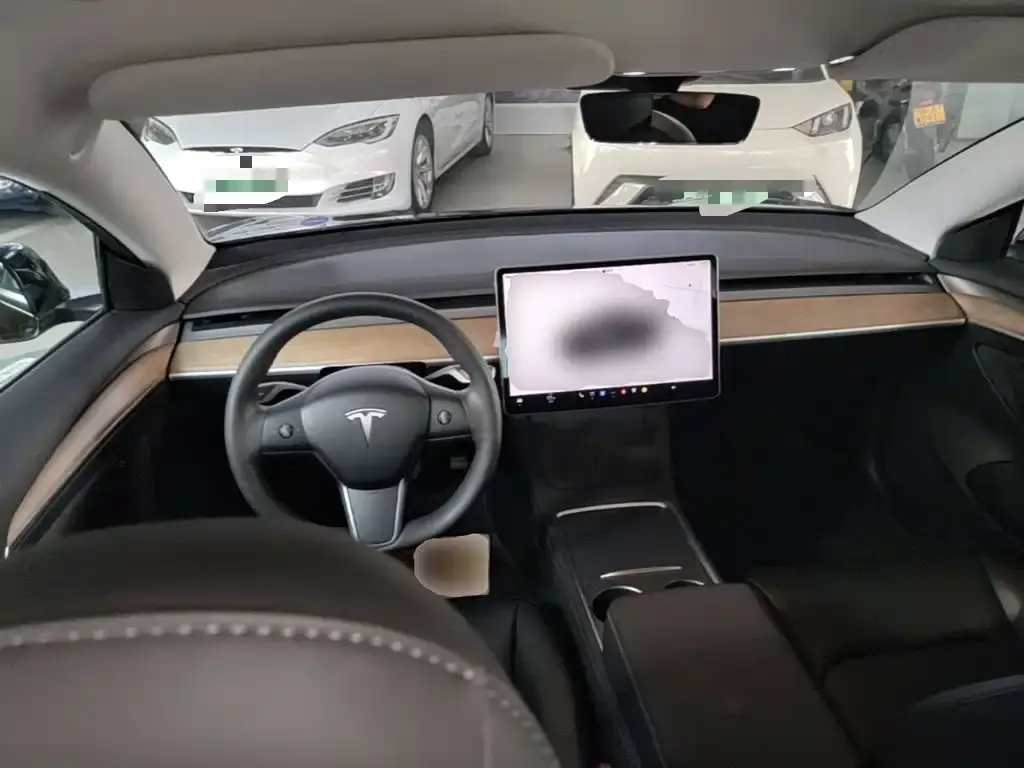 Tesla Model 3 — фото 3