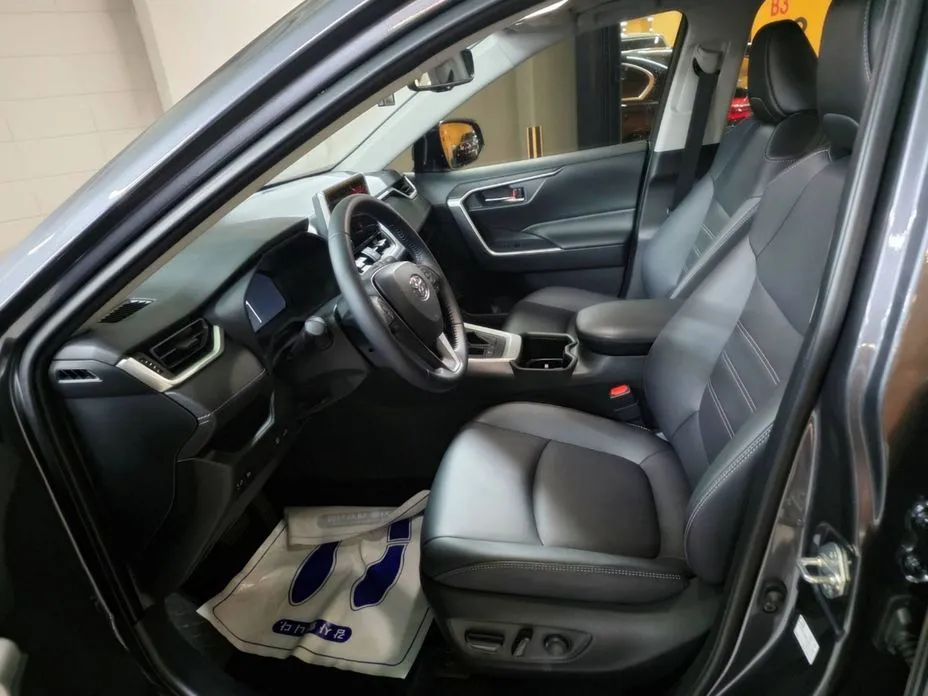 Toyota RAV4 2025 из KR, фото 7