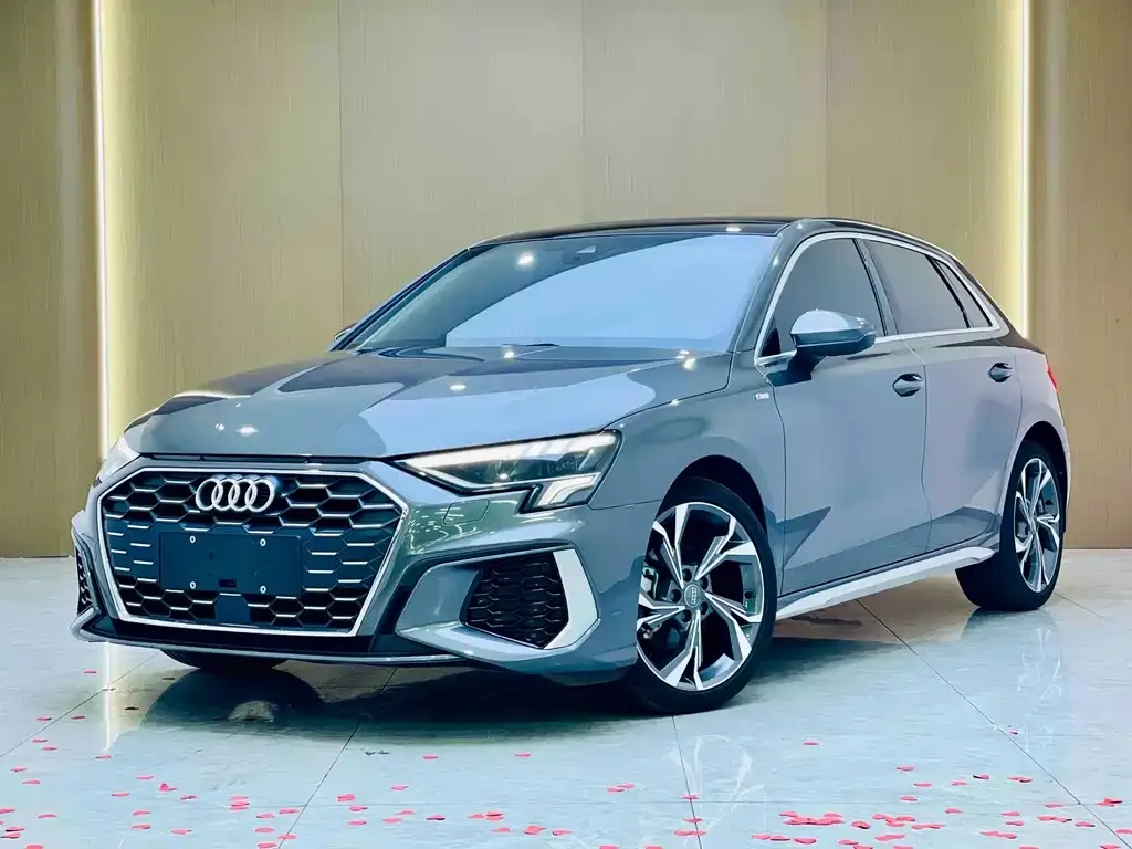 Audi A3 — фото 1