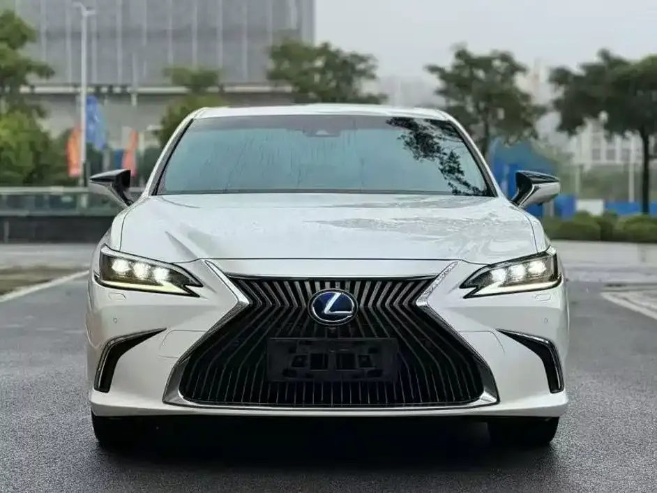 Lexus ES — фото 9