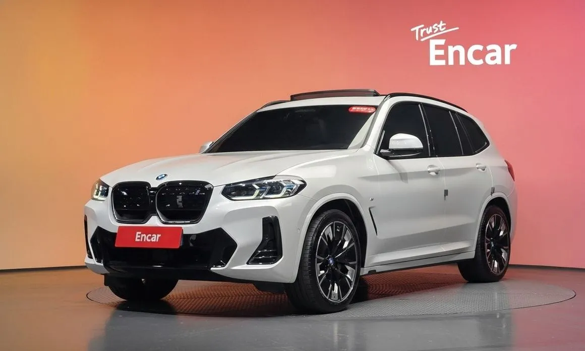 BMW iX3 — фото 1