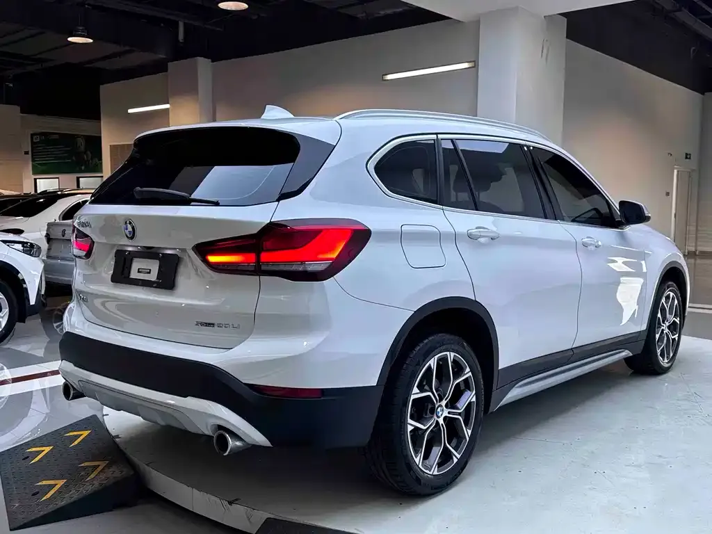 BMW X1 — фото 5