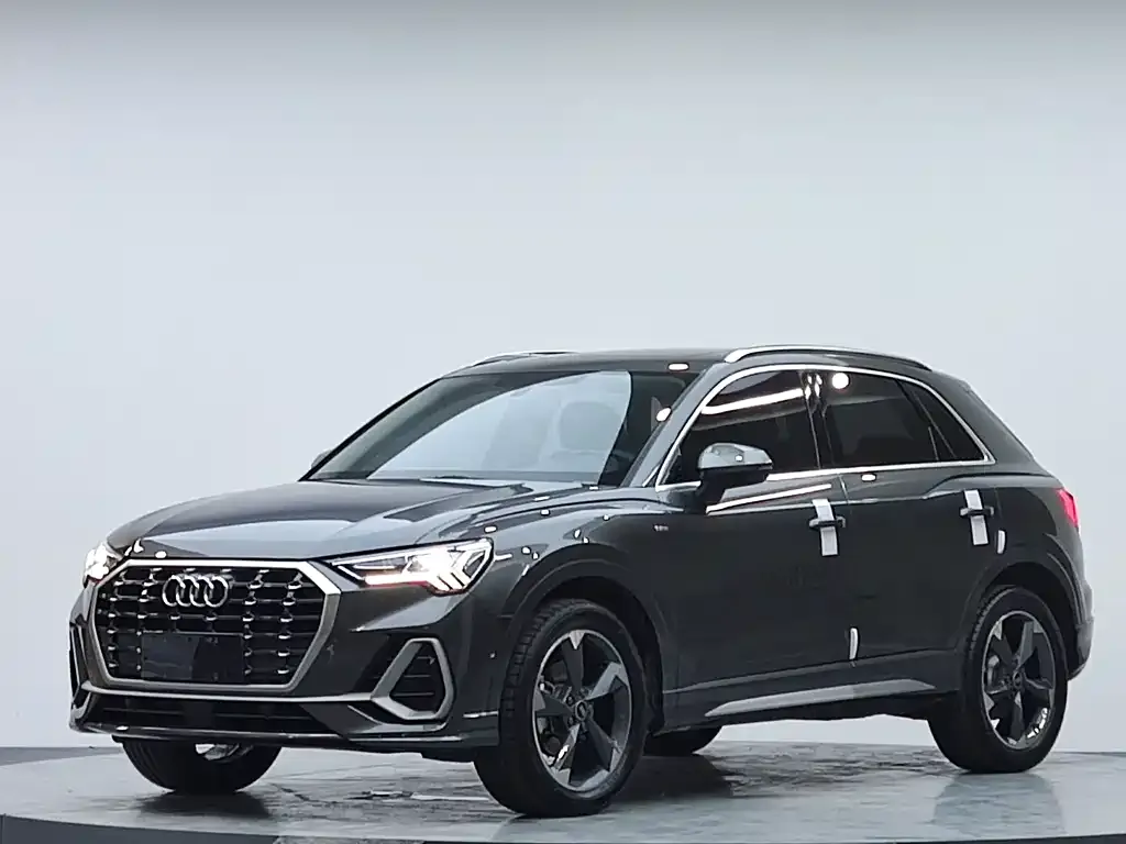 Audi Q3 — фото 1