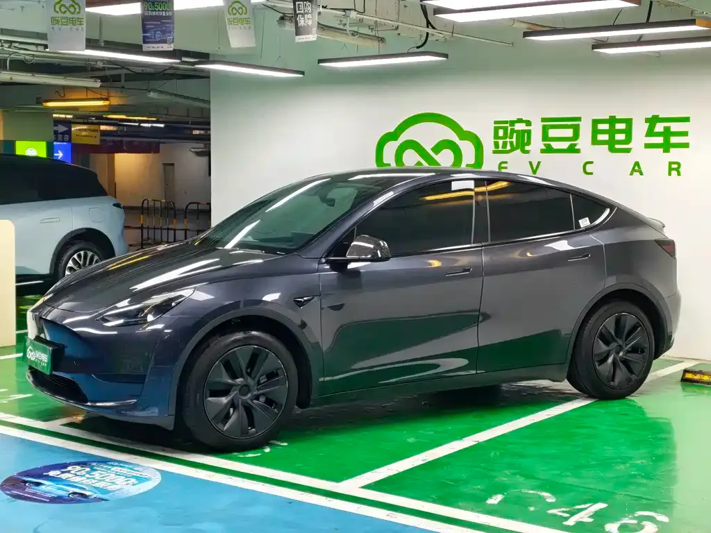 Tesla Model Y — фото 7