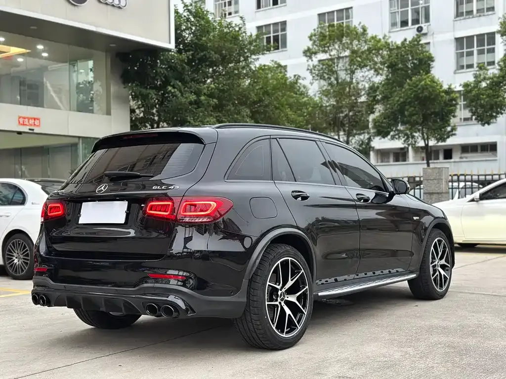 Mercedes-Benz GLC AMG — фото 8