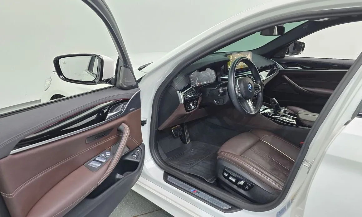 BMW 5-Series 2023 из KR, фото 10