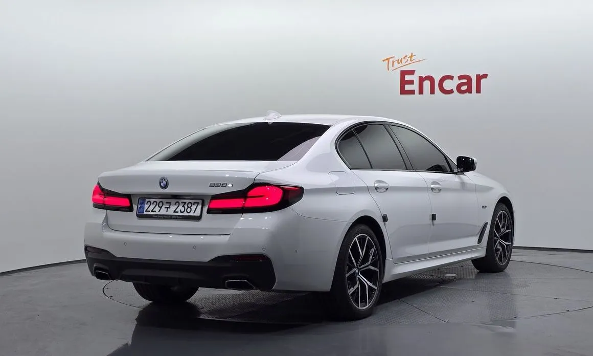 BMW 5-Series 2023 из KR, фото 7