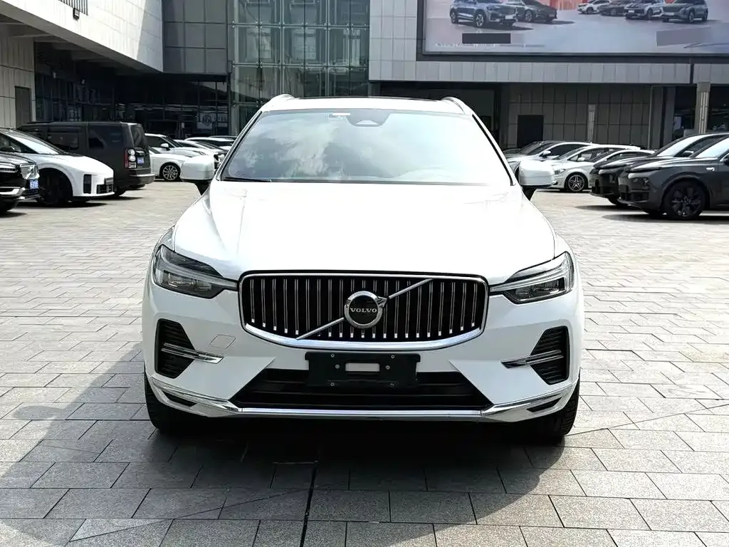 Volvo XC60 — фото 5