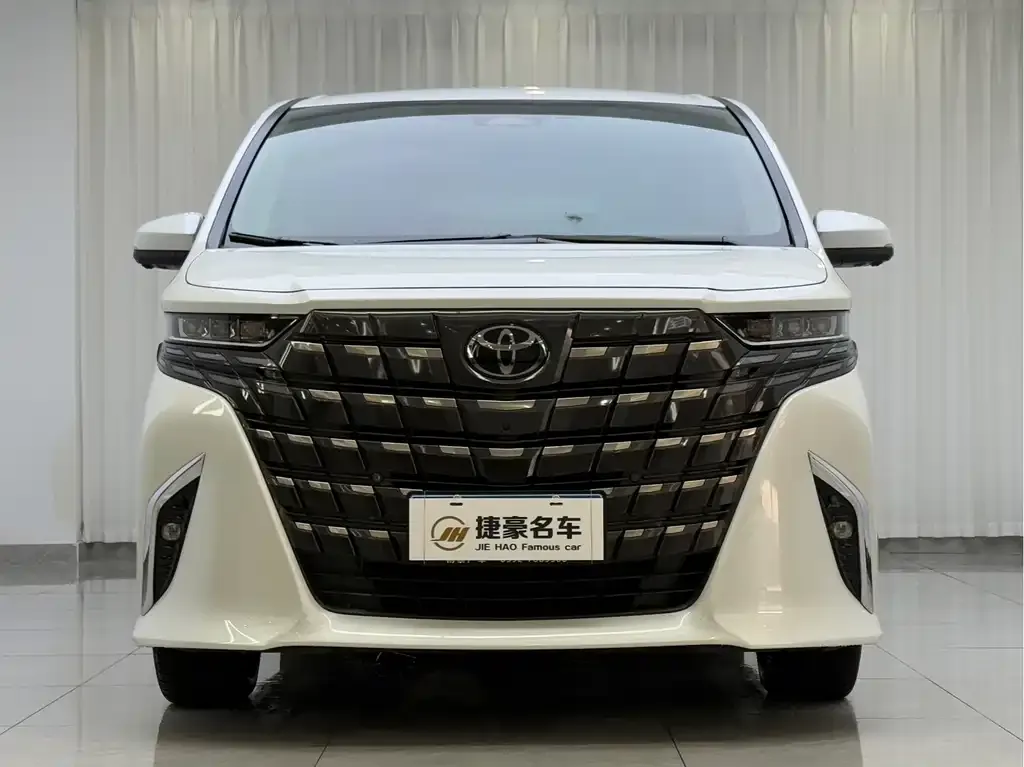 Toyota Alphard — фото 7
