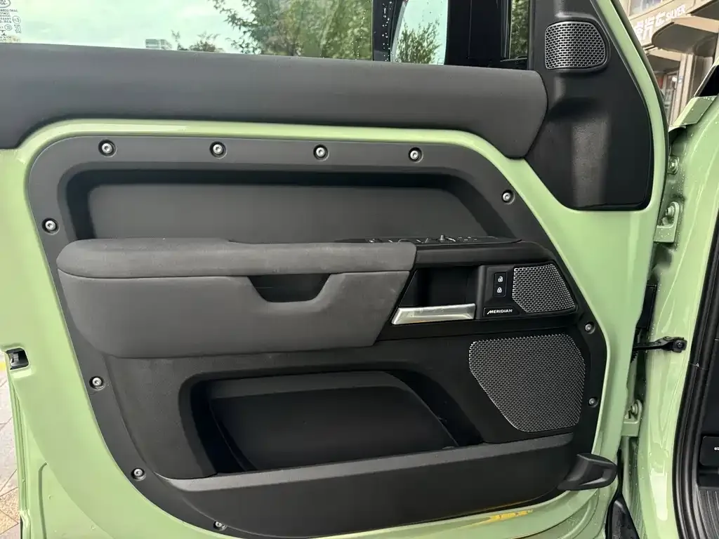 Land Rover Defender — фото 3