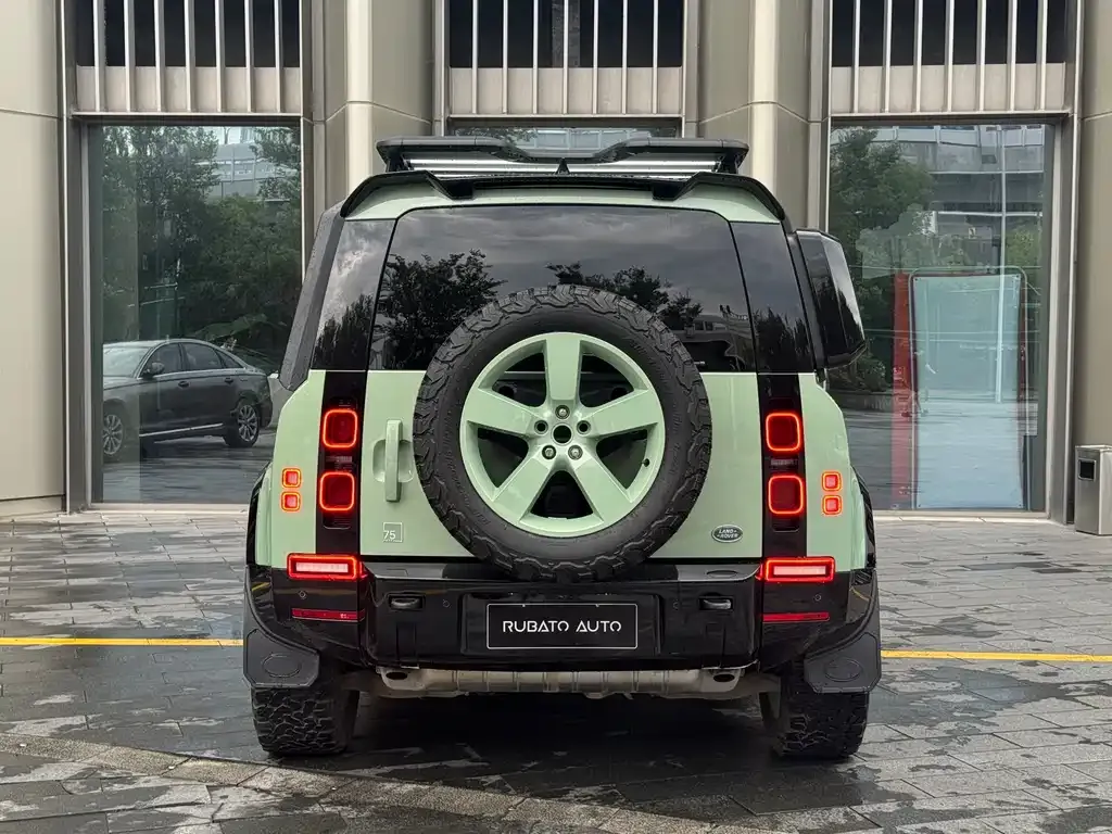 Land Rover Defender — фото 9