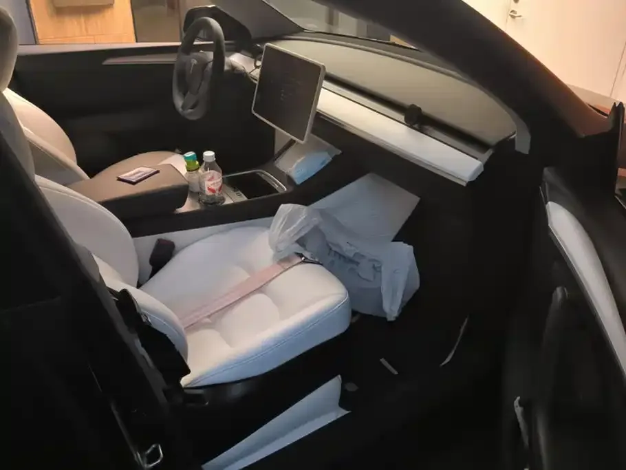 Tesla Model Y — фото 8