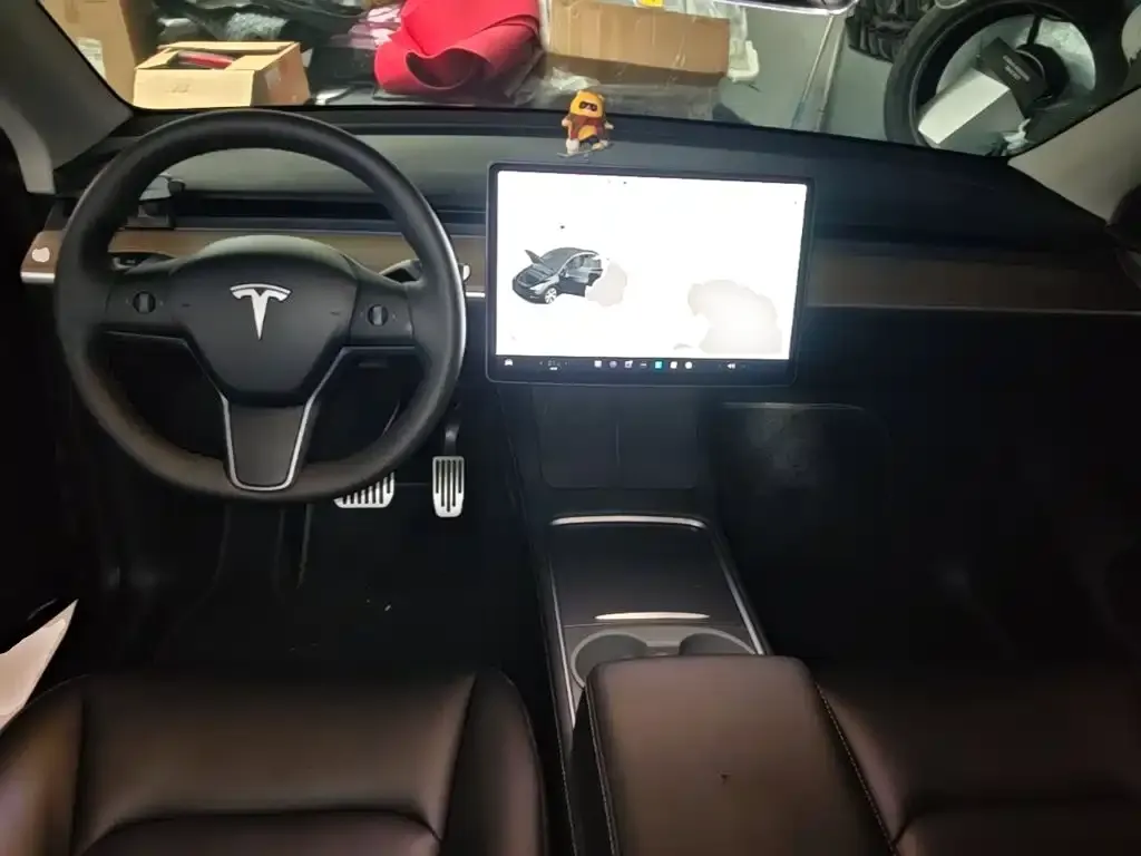 Tesla Model Y — фото 3