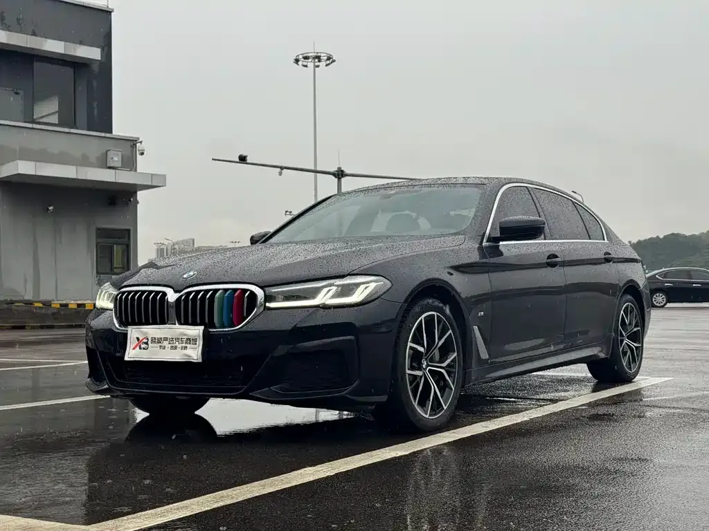 BMW 5 Series — фото 1