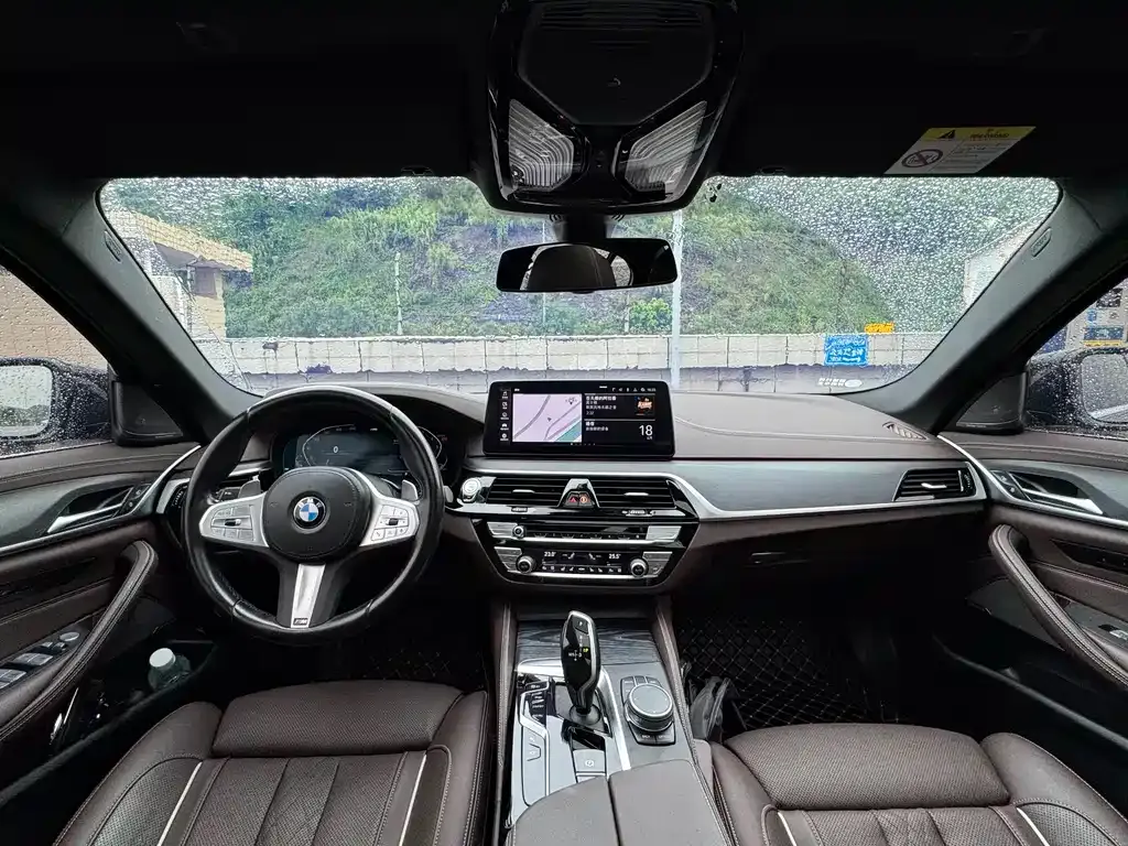 BMW 5 Series — фото 10