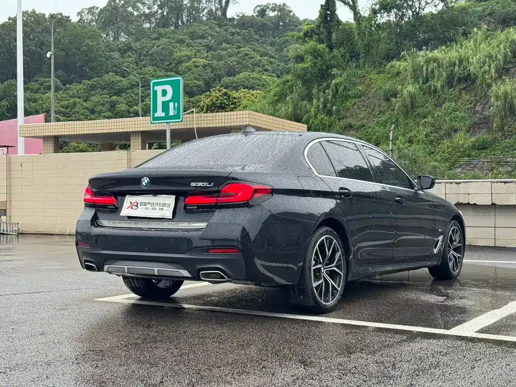 BMW 5 Series — фото 9