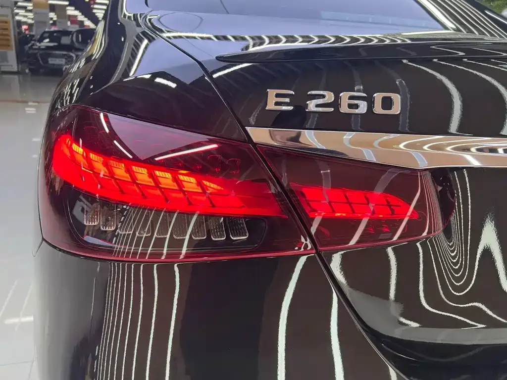 Mercedes-Benz E-Class (Import) — фото 9