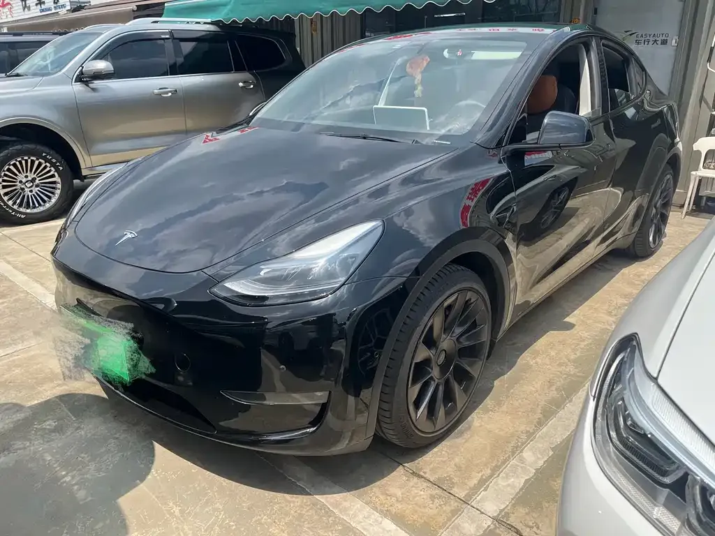 Tesla Model Y — фото 4