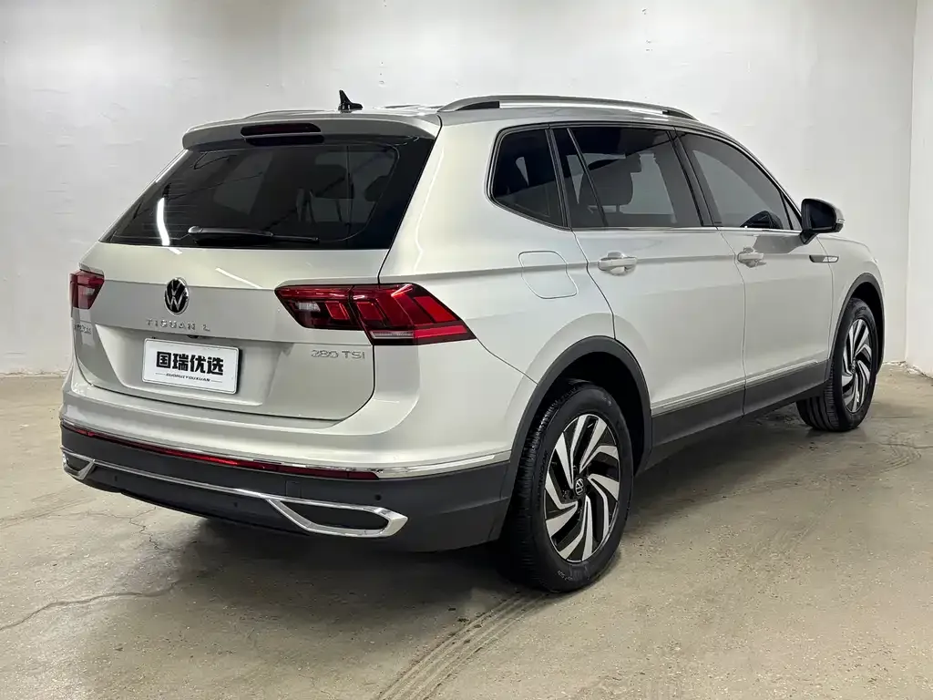 Volkswagen Tiguan L — фото 4