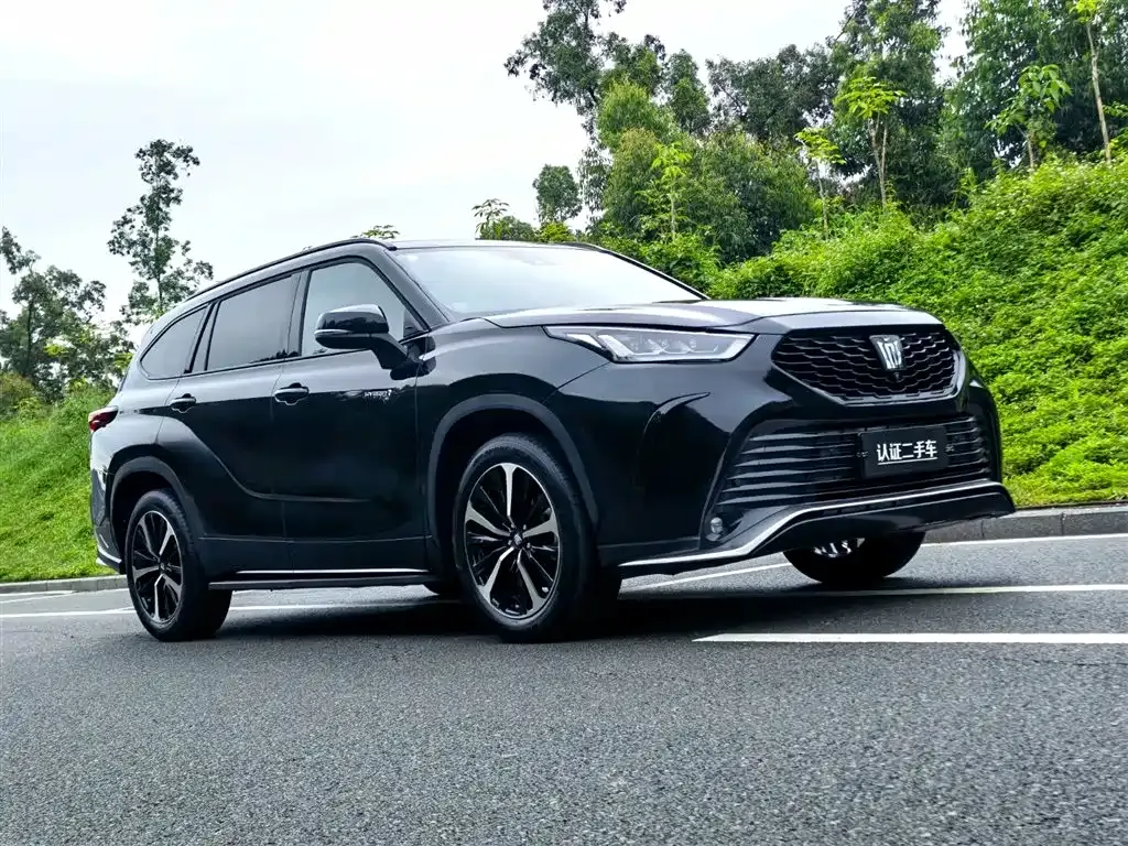 Toyota Crown Kluger 2024 из CN, фото 8