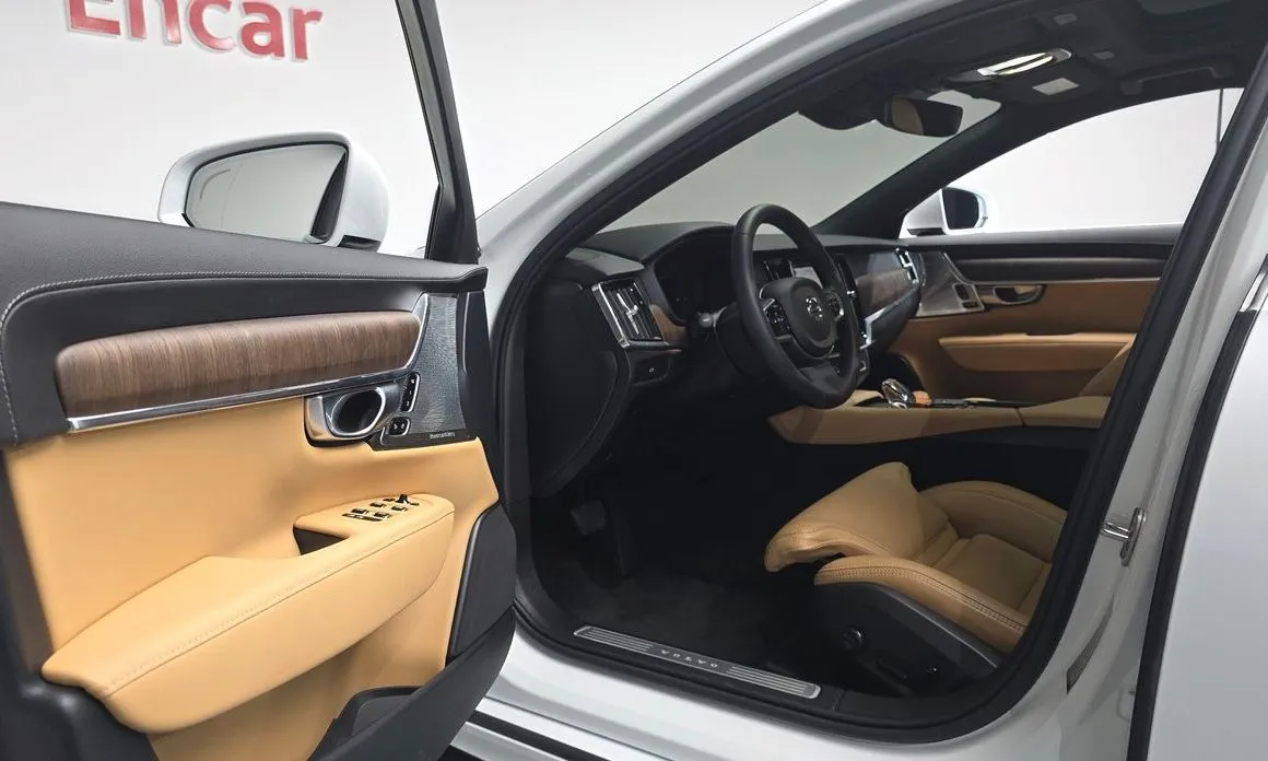 Volvo S90 2023 из KR, фото 4