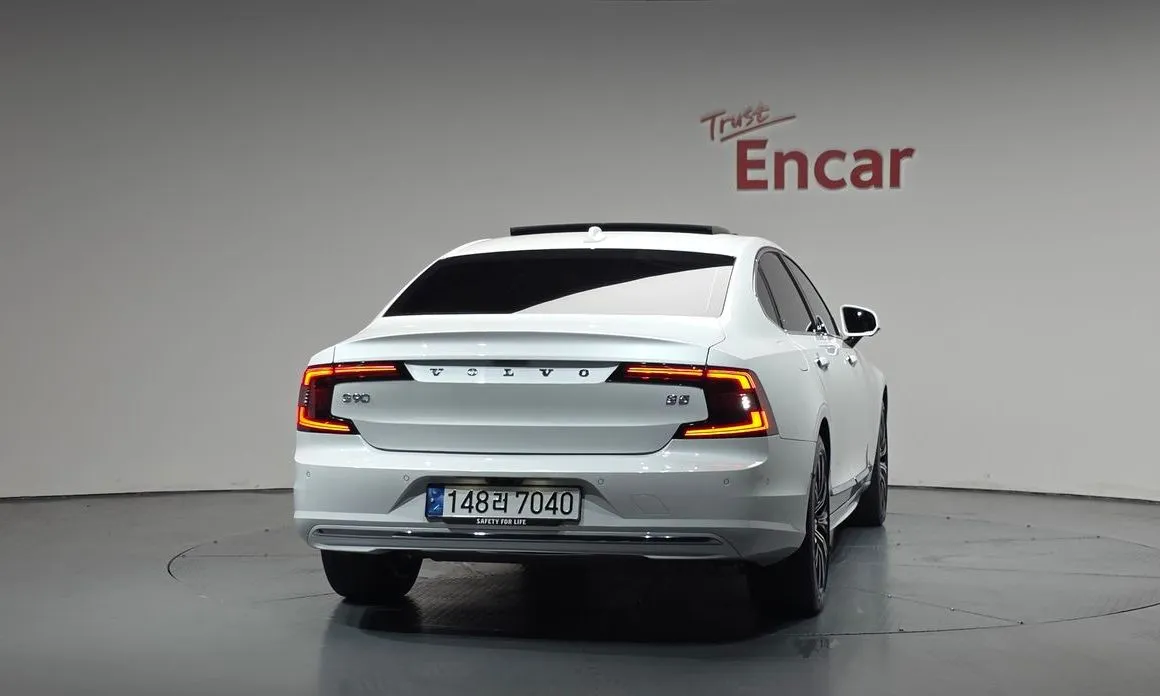 Volvo S90 2023 из KR, фото 2
