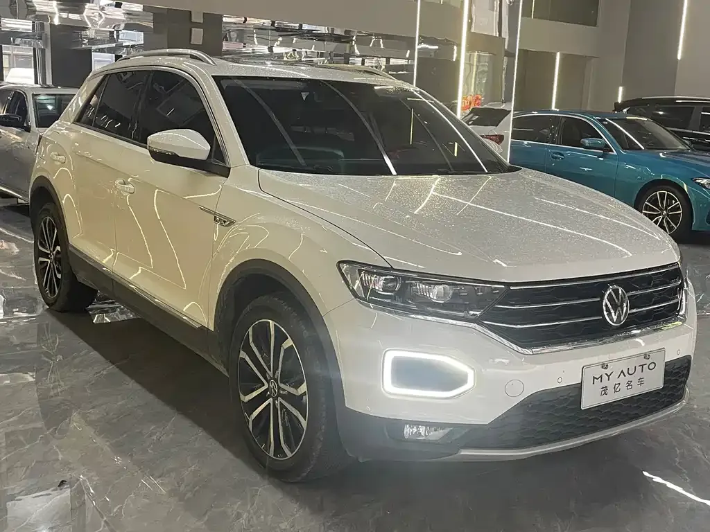 Volkswagen T-Roc — фото 6
