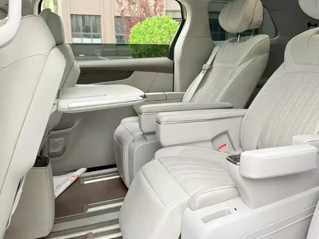 Roewe iMAX8 — фото 2