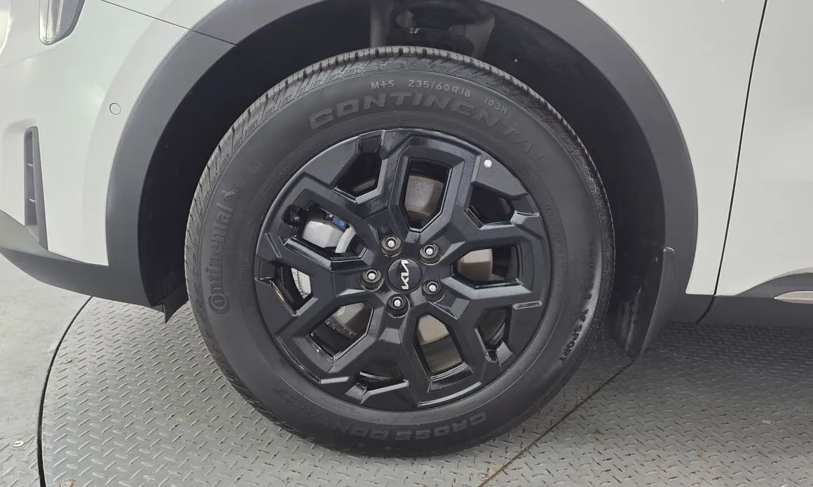 Kia Sorento — фото 9