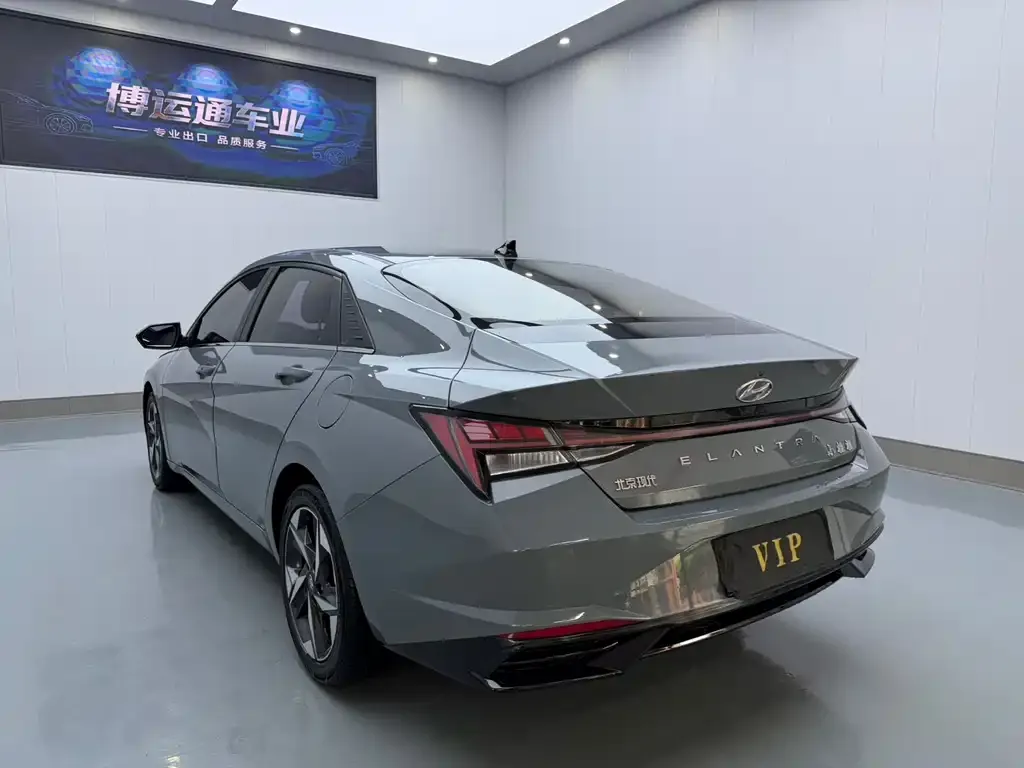 Hyundai Elantra — фото 4