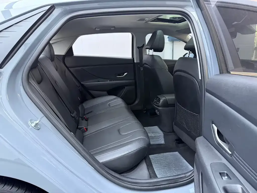 Hyundai Elantra — фото 8
