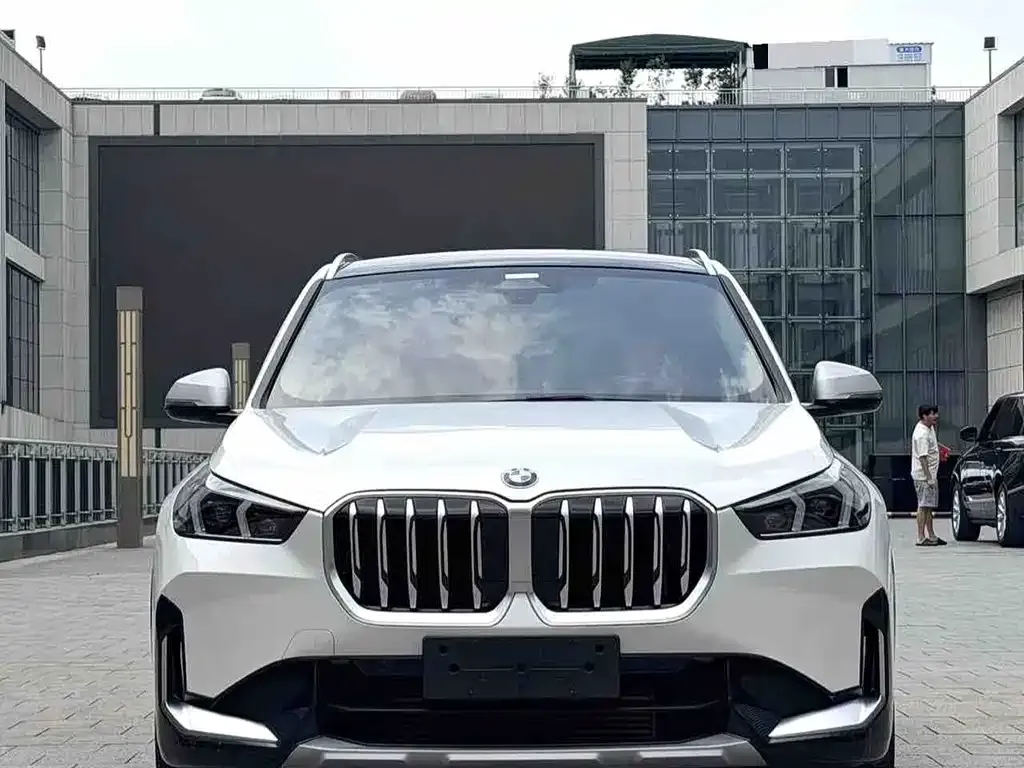 BMW X1 — фото 5