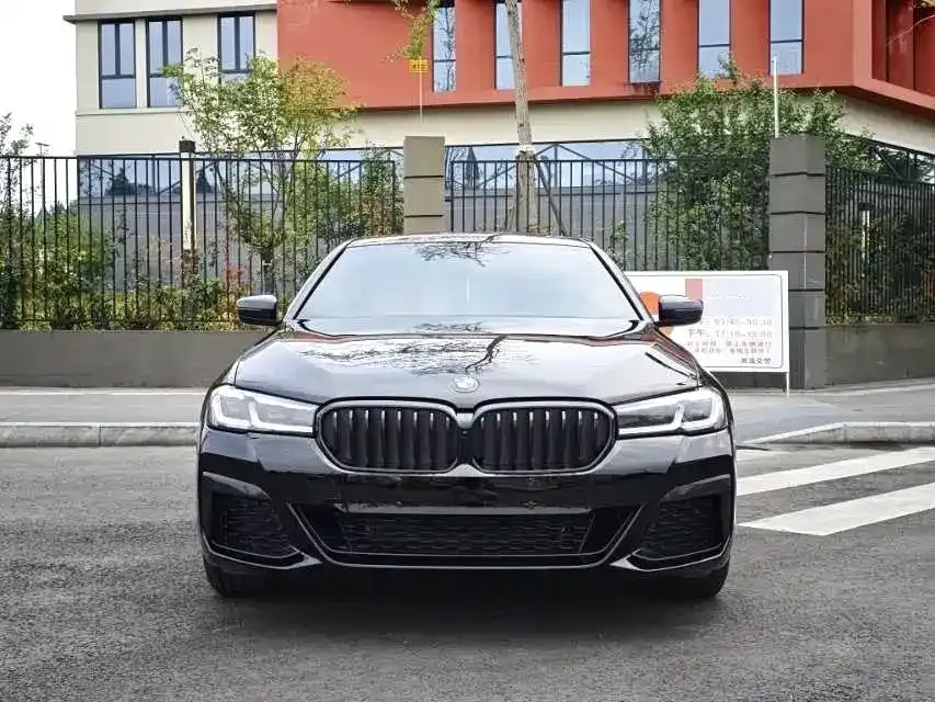 BMW 5 Series — фото 9