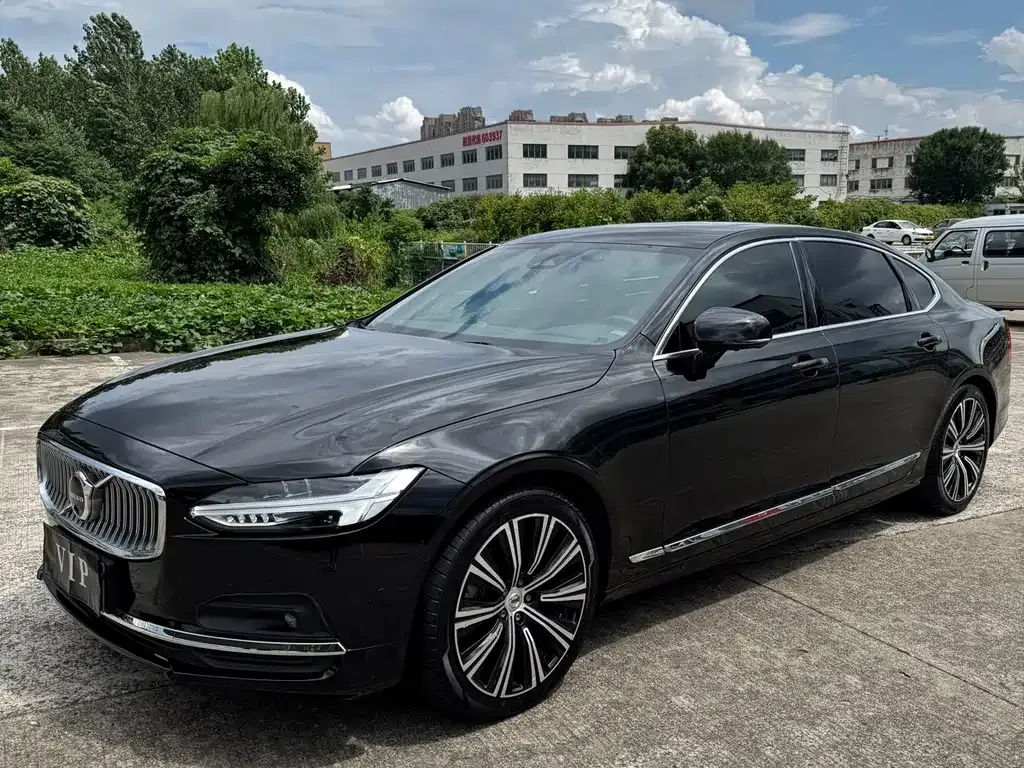 Volvo S90 — фото 1