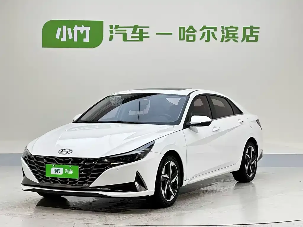 Hyundai Elantra — фото 1
