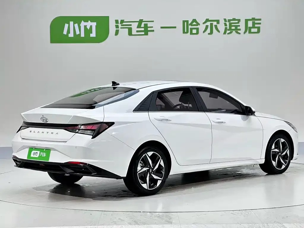 Hyundai Elantra — фото 8