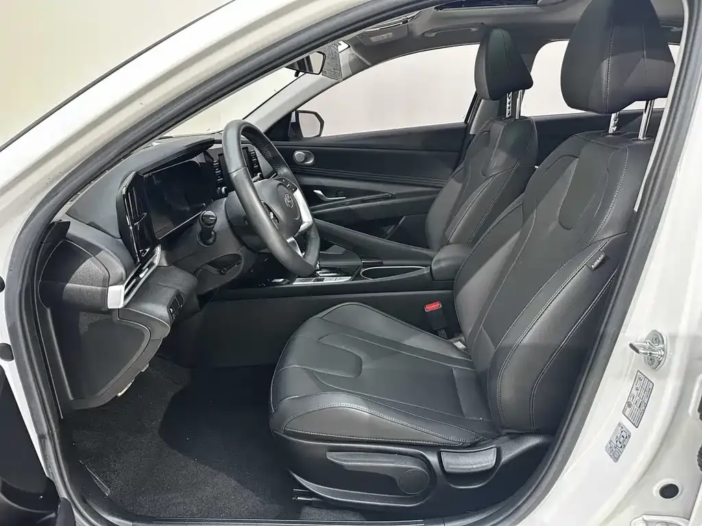Hyundai Elantra — фото 6