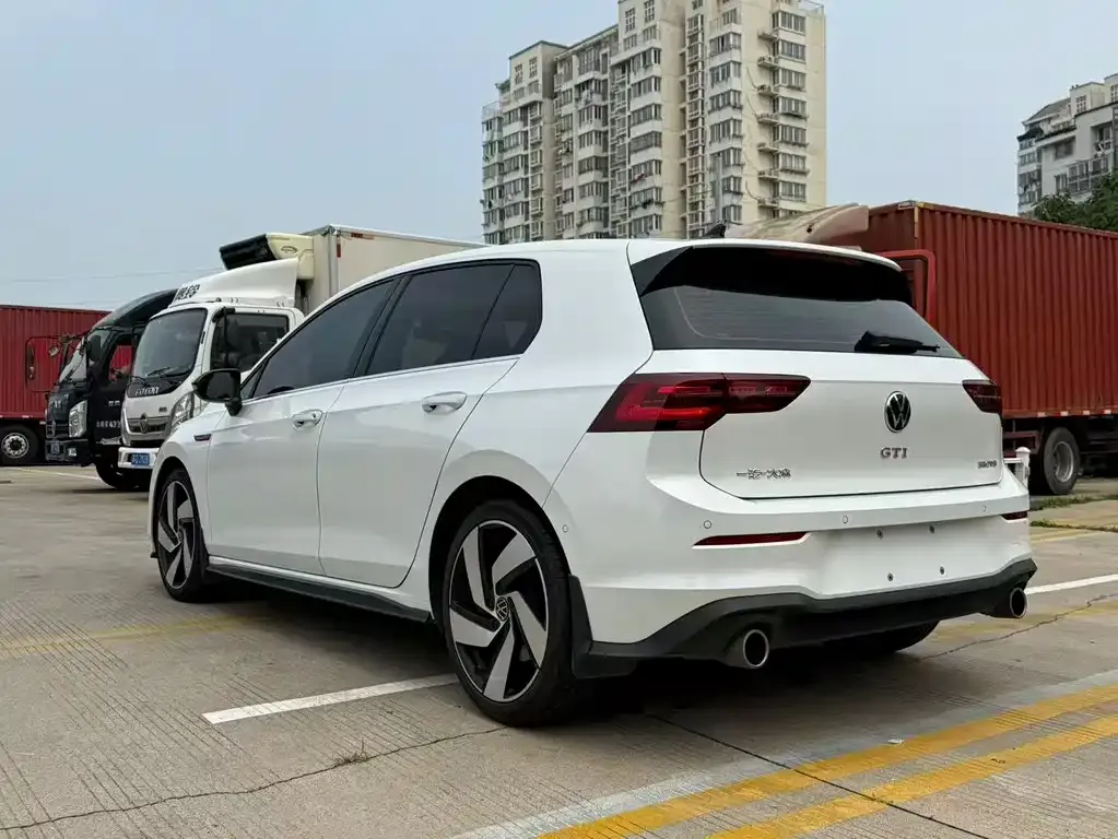 Volkswagen Golf GTI 2024 из CN, фото 4