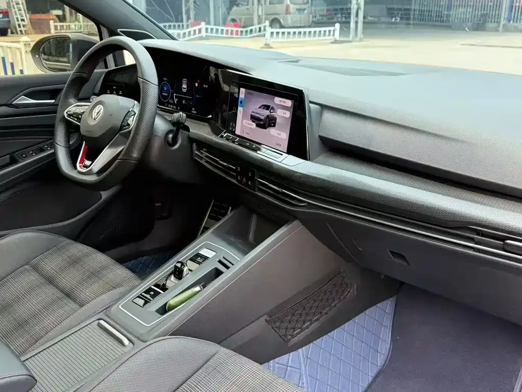 Volkswagen Golf GTI 2024 из CN, фото 3