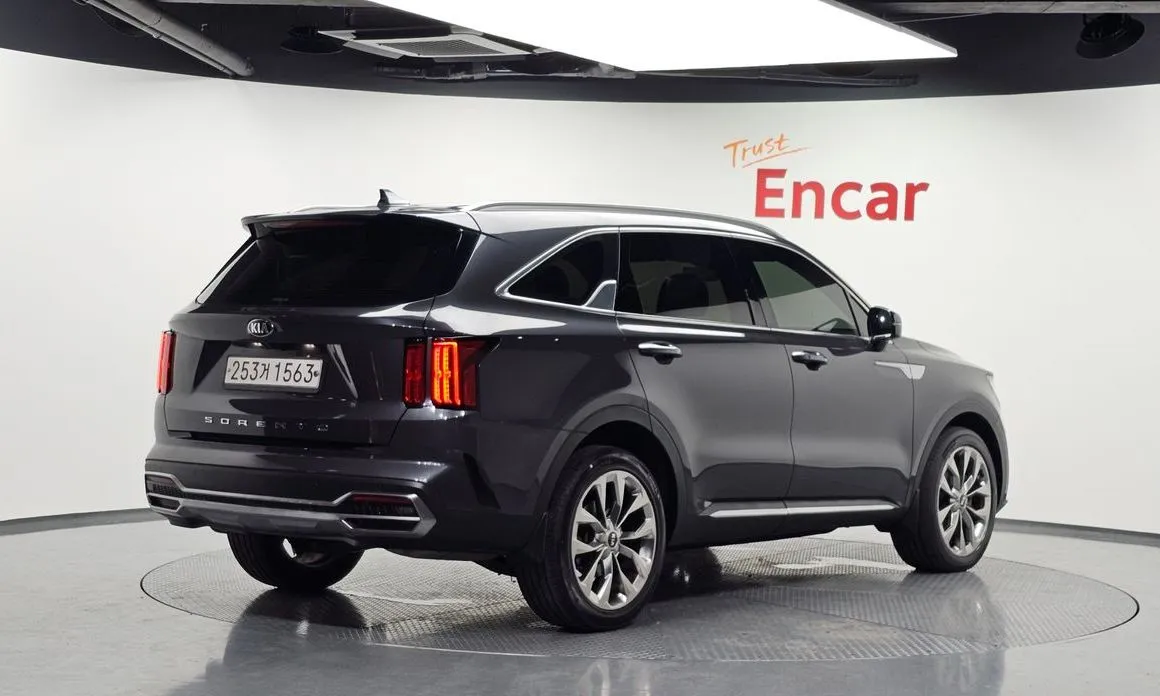 Kia Sorento — фото 6