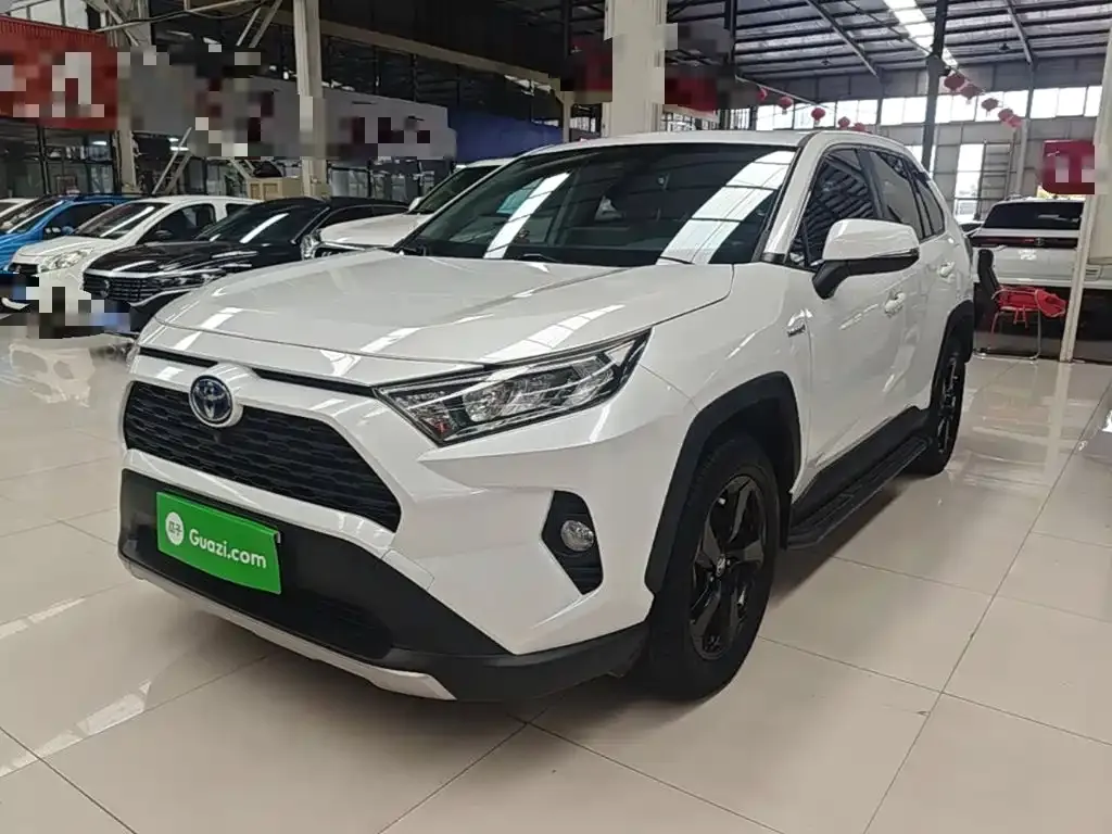Toyota RAV4 — фото 4