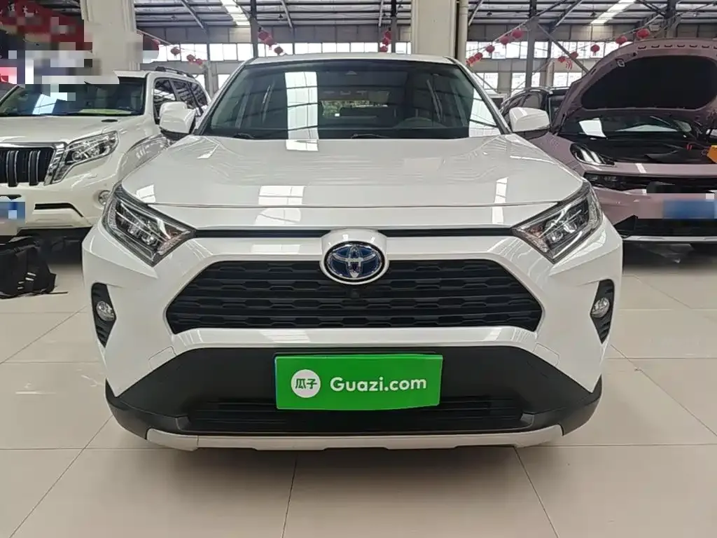 Toyota RAV4 — фото 7